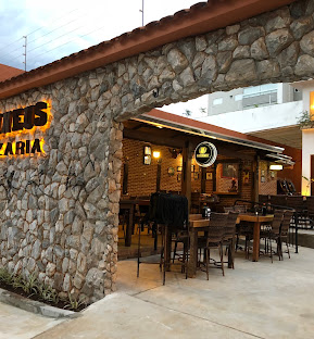 Pirineus Pizzaria